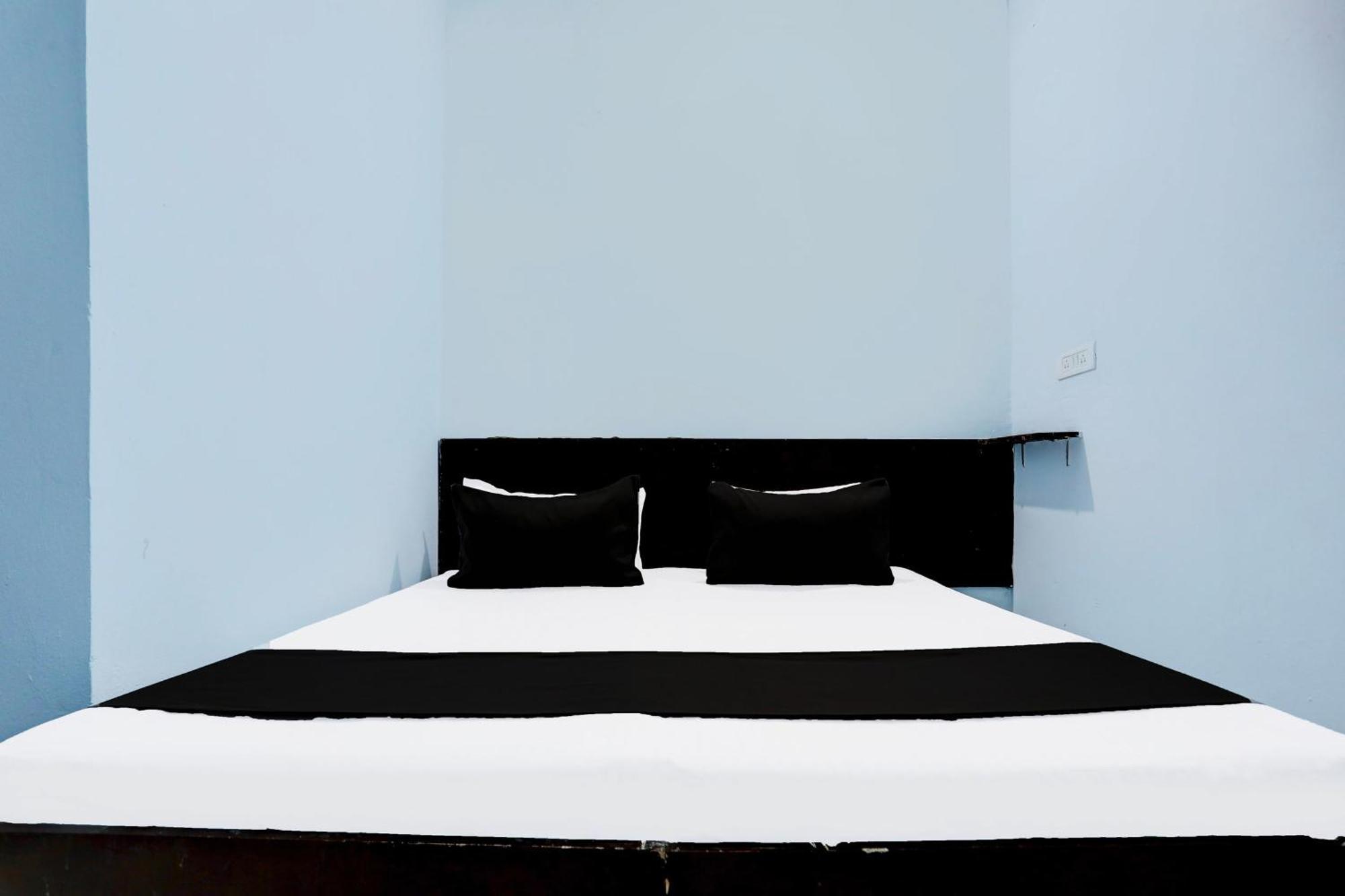 Spot On New Diamond Guest House Rudrapur Ngoại thất bức ảnh