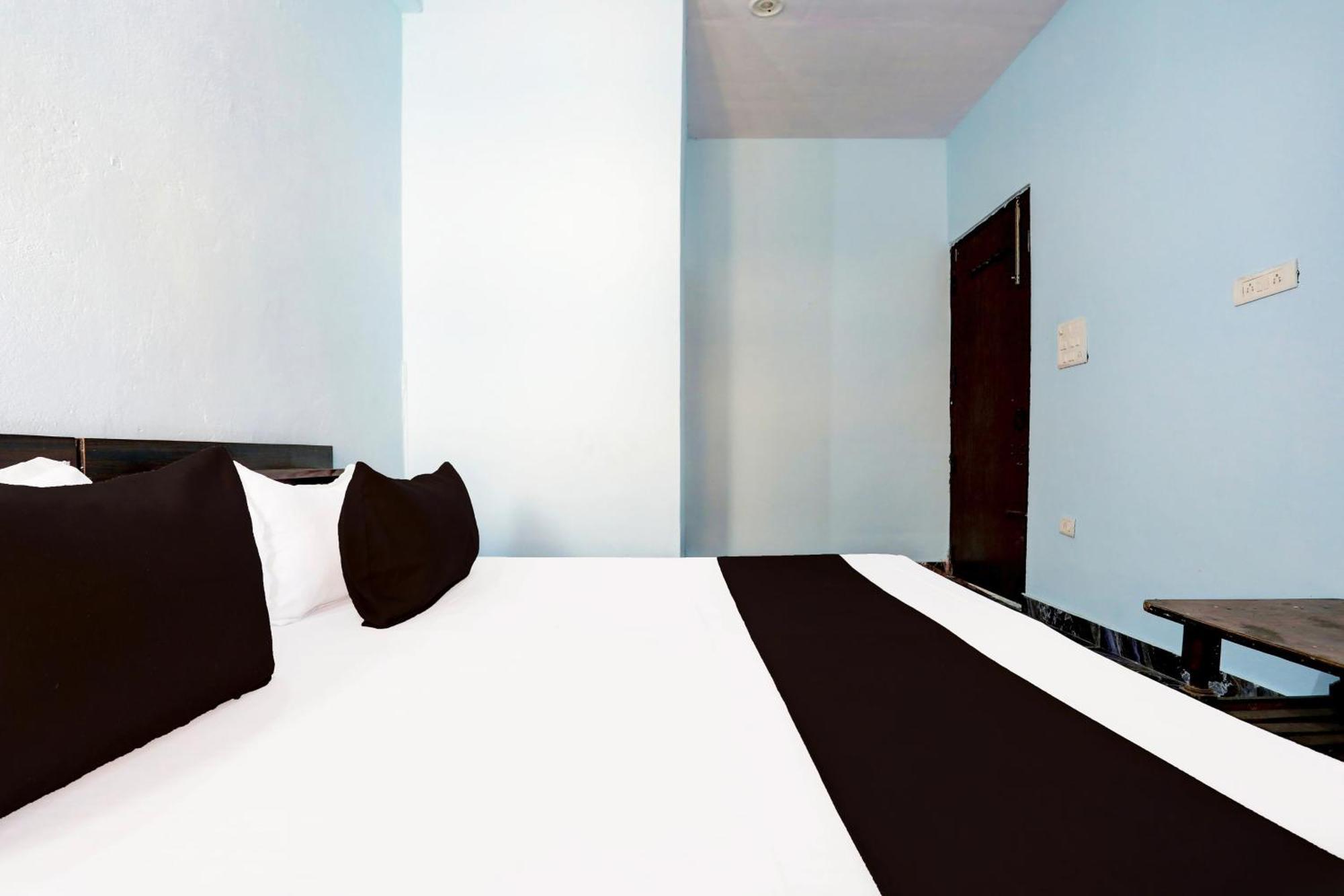 Spot On New Diamond Guest House Rudrapur Ngoại thất bức ảnh