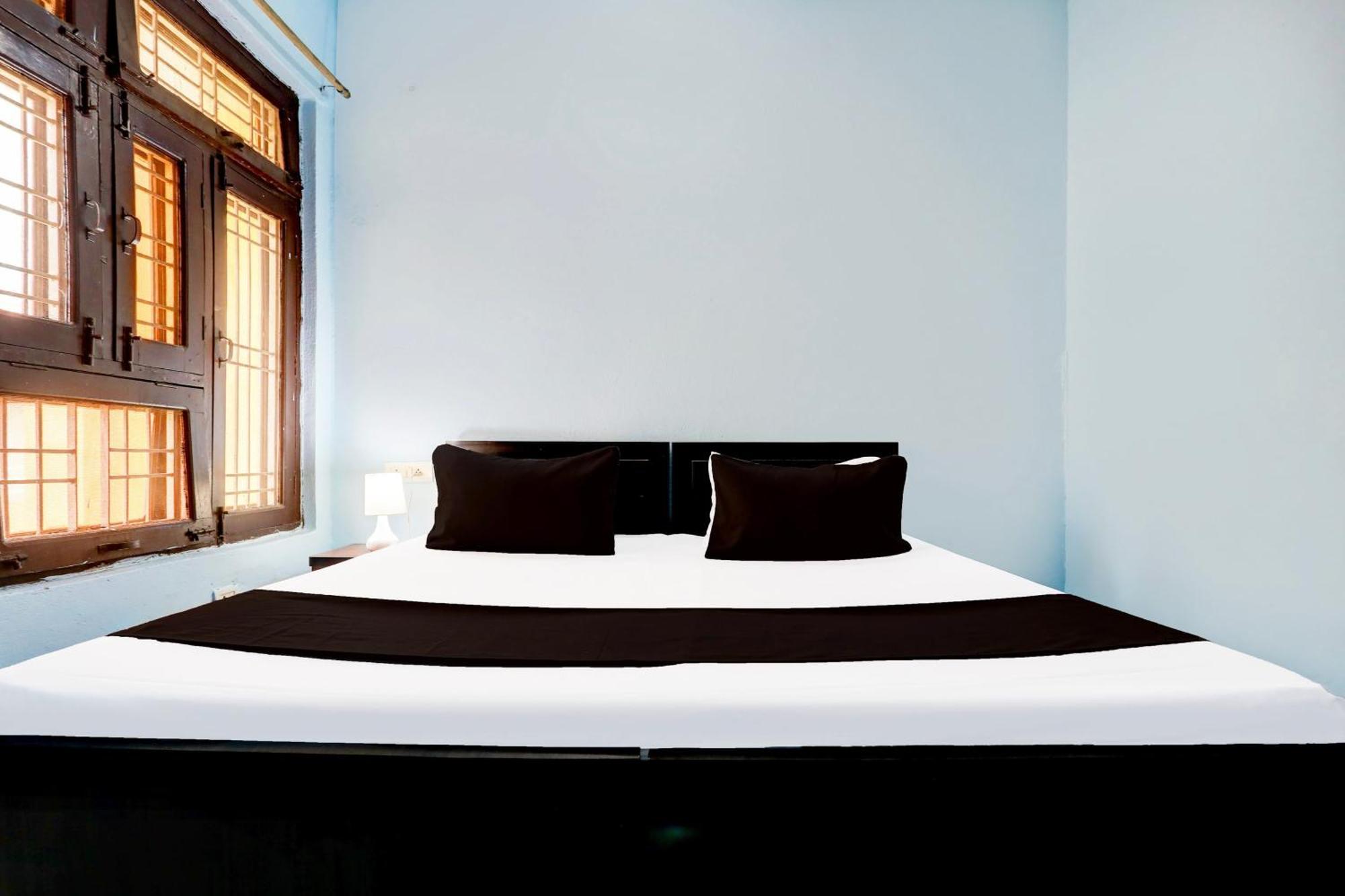 Spot On New Diamond Guest House Rudrapur Ngoại thất bức ảnh