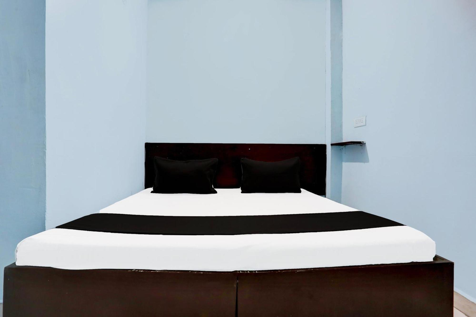 Spot On New Diamond Guest House Rudrapur Ngoại thất bức ảnh