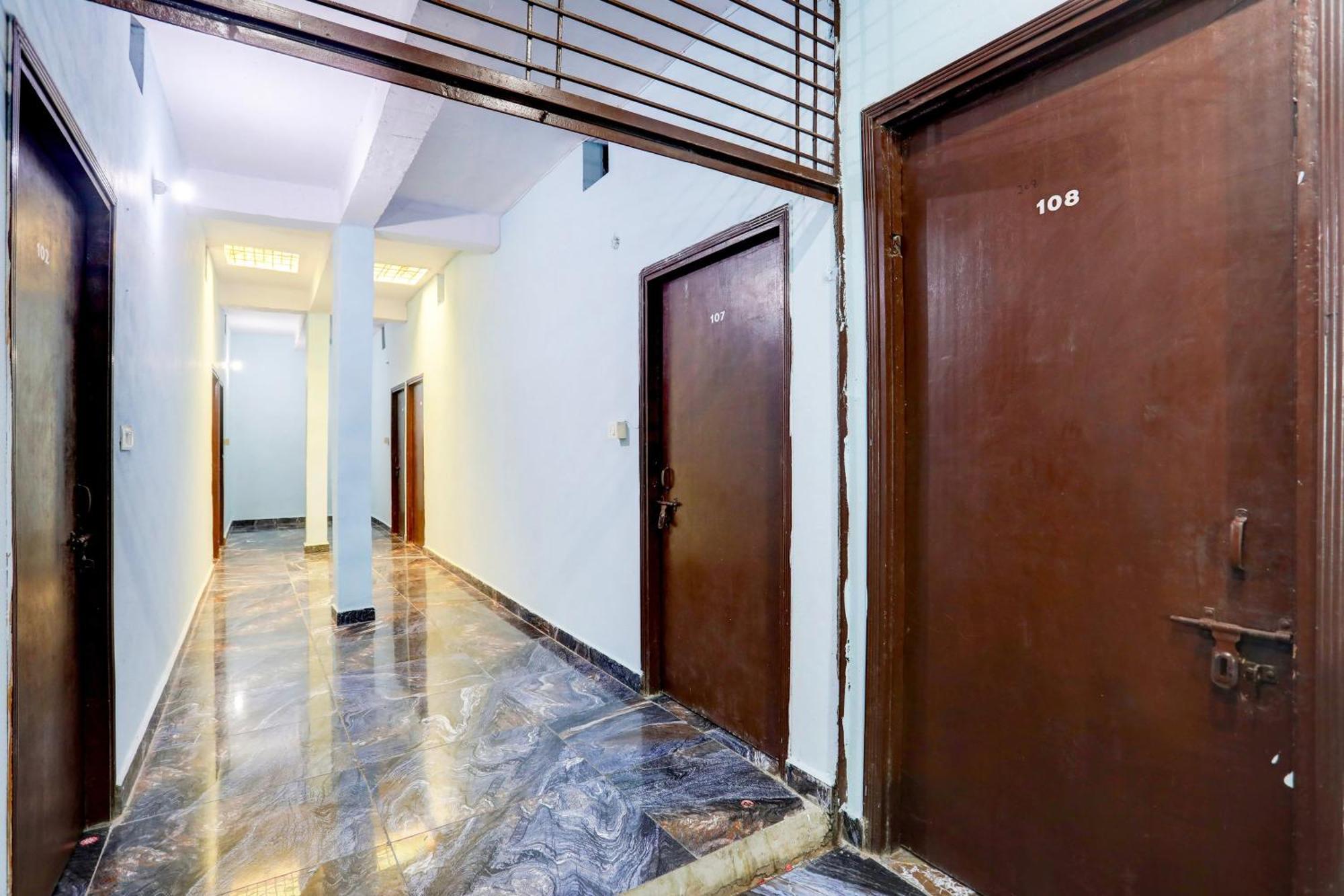 Spot On New Diamond Guest House Rudrapur Ngoại thất bức ảnh