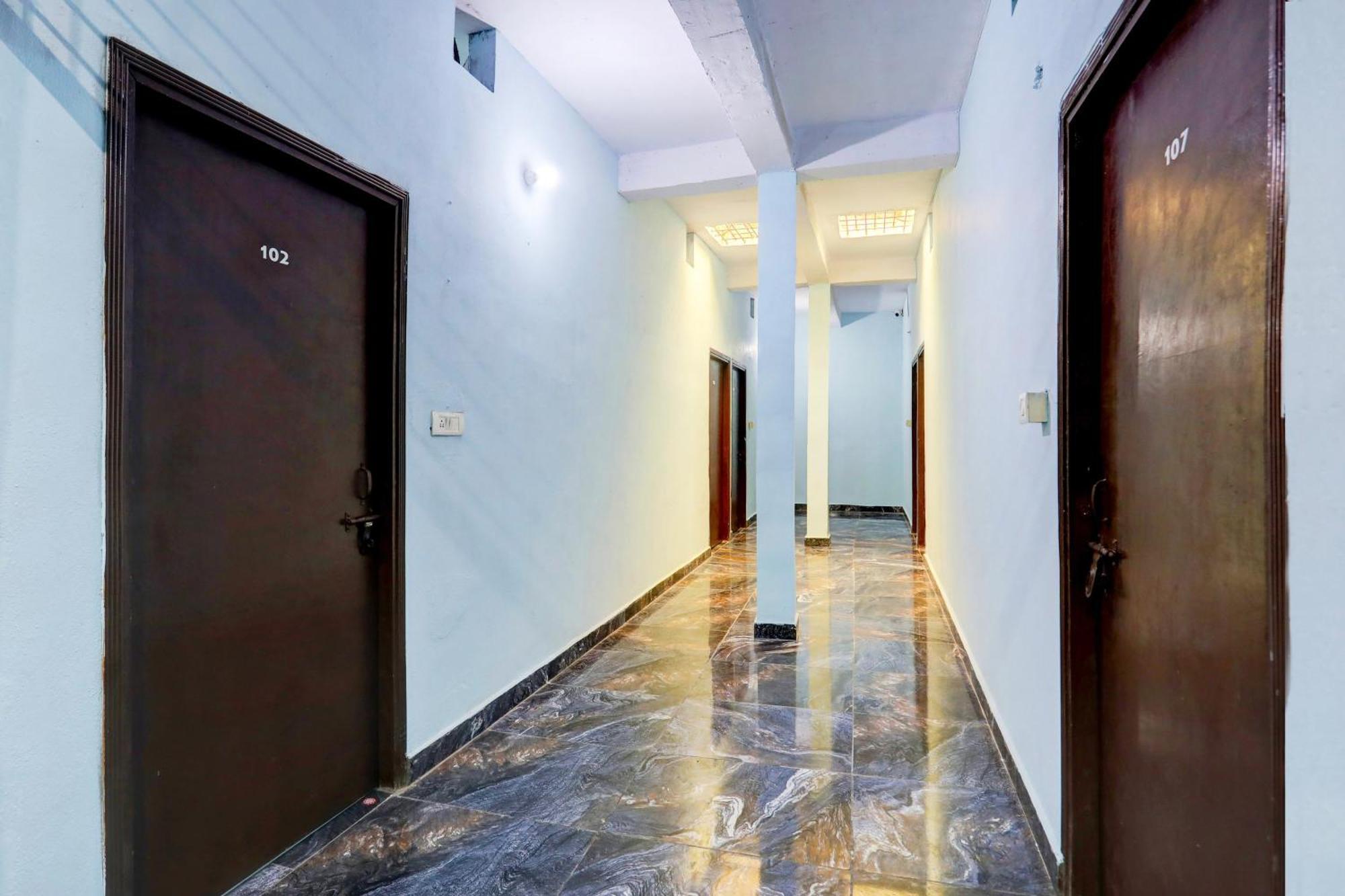 Spot On New Diamond Guest House Rudrapur Ngoại thất bức ảnh